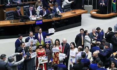 Congresso derruba veto de Lula e mant&eacute;m marco temporal ind&iacute;gena