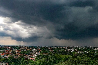 Ciclone extratropical chega e traz temporais ao Paran&aacute;