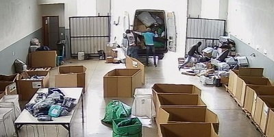 Ladr&otilde;es invadem empresa de entregas da Shopee e Shein e roubam mais de 700 mercadorias em MG