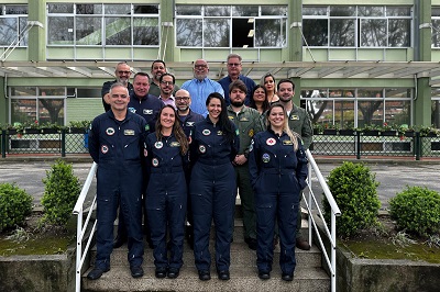 Profissionais do servi&ccedil;o aerom&eacute;dico do Paran&aacute; fazem reuni&atilde;o t&eacute;cnica em Curitiba