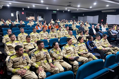 Evento marca in&iacute;cio da opera&ccedil;&atilde;o de preven&ccedil;&atilde;o e combate a inc&ecirc;ndios florestais no Paran&aacute;
