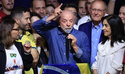 &ldquo;Vamos mudar o jeito de governar este pa&iacute;s&rdquo;, diz Lula