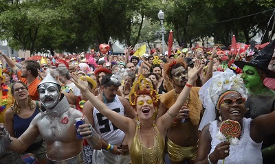 Carnaval vai ter onda de calor e chuva; veja previs&atilde;o do tempo