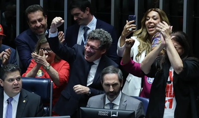 Senado aprova fim da escala 6x1 e redu&ccedil;&atilde;o da jornada de trabalho