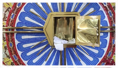 Igreja Rainha dos Ap&oacute;stolos em Corn&eacute;lio Proc&oacute;pio &eacute; Alvo de Ataque Criminoso na Madrugada de Domingo