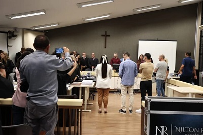 Fam&iacute;lia Brittes acaba condenada no caso Daniel e pai e filha saem do tribunal direto para a cadeia
