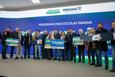 Ratinho Junior assina maior PPP da educa&ccedil;&atilde;o do Brasil para construir 40 col&eacute;gios no Paran&aacute;