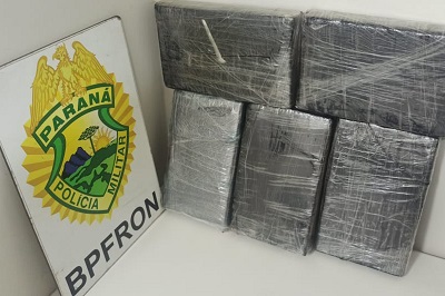 Pol&iacute;cia Militar do Paran&aacute; apreende 5 quilos de coca&iacute;na em &ocirc;nibus na BR-277