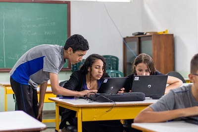 Paran&aacute; tem 50 mil vagas de cursos t&eacute;cnicos na rede estadual