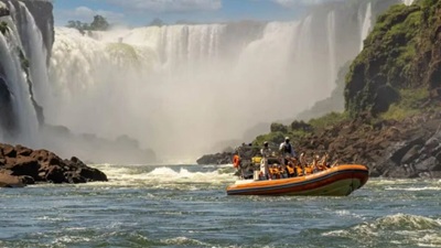 Jovem holand&ecirc;s morre ap&oacute;s barco virar durante passeio no Parque Nacional do Igua&ccedil;u