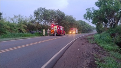 Capotamento entre Bandeirantes e Itambarac&aacute; deixa um ferido na madrugada de s&aacute;bado 