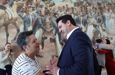 Governador sanciona lei que moderniza carreira dos funcion&aacute;rios da educa&ccedil;&atilde;o b&aacute;sica