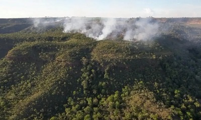 Inc&ecirc;ndio atinge divisa do Santu&aacute;rio de Elefantes em Mato Grosso