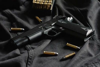 Registro de novas armas para defesa pessoal cai em 2023, e chega ao menor n&uacute;mero desde 2004