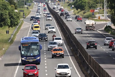 Volta do feriado de R&eacute;veillon: movimento nas estradas pode aumentar ainda mais nesta ter&ccedil;a