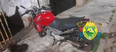 Motociclista fica ferido ap&oacute;s colidir com cavalo na PR-092