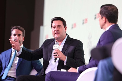 Em S&atilde;o Paulo, Ratinho Junior apresenta resultados do Paran&aacute; a investidores globais