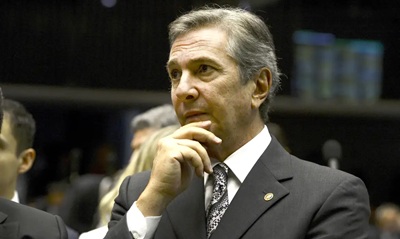 Ex-presidente Fernando Collor &eacute; preso em Macei&oacute; 