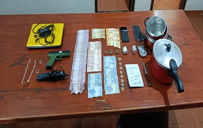 POL&Iacute;CIA MILITAR DE BANDEIRANTES PRENDE RECEPTADORES DE OBJETOS FURTADOS DE RESID&Ecirc;NCIA QUE PEGOU FOGO DIAS ATR&Aacute;S, ONDE MORADOR FOI A &Oacute;BITO!