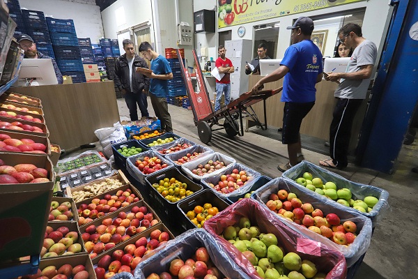 Ceasas do Paran&aacute; v&atilde;o funcionar em dias e hor&aacute;rios diferenciados neste final de ano