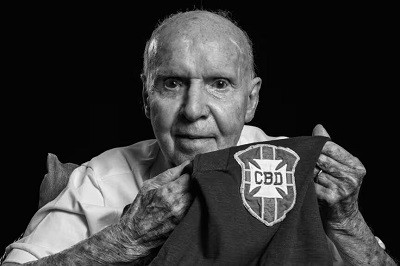 Lenda do futebol mundial, Zagallo morre aos 92 anos
