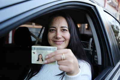 278 paranaenses j&aacute; receberam a CNH gratuita pelo programa social do Estado