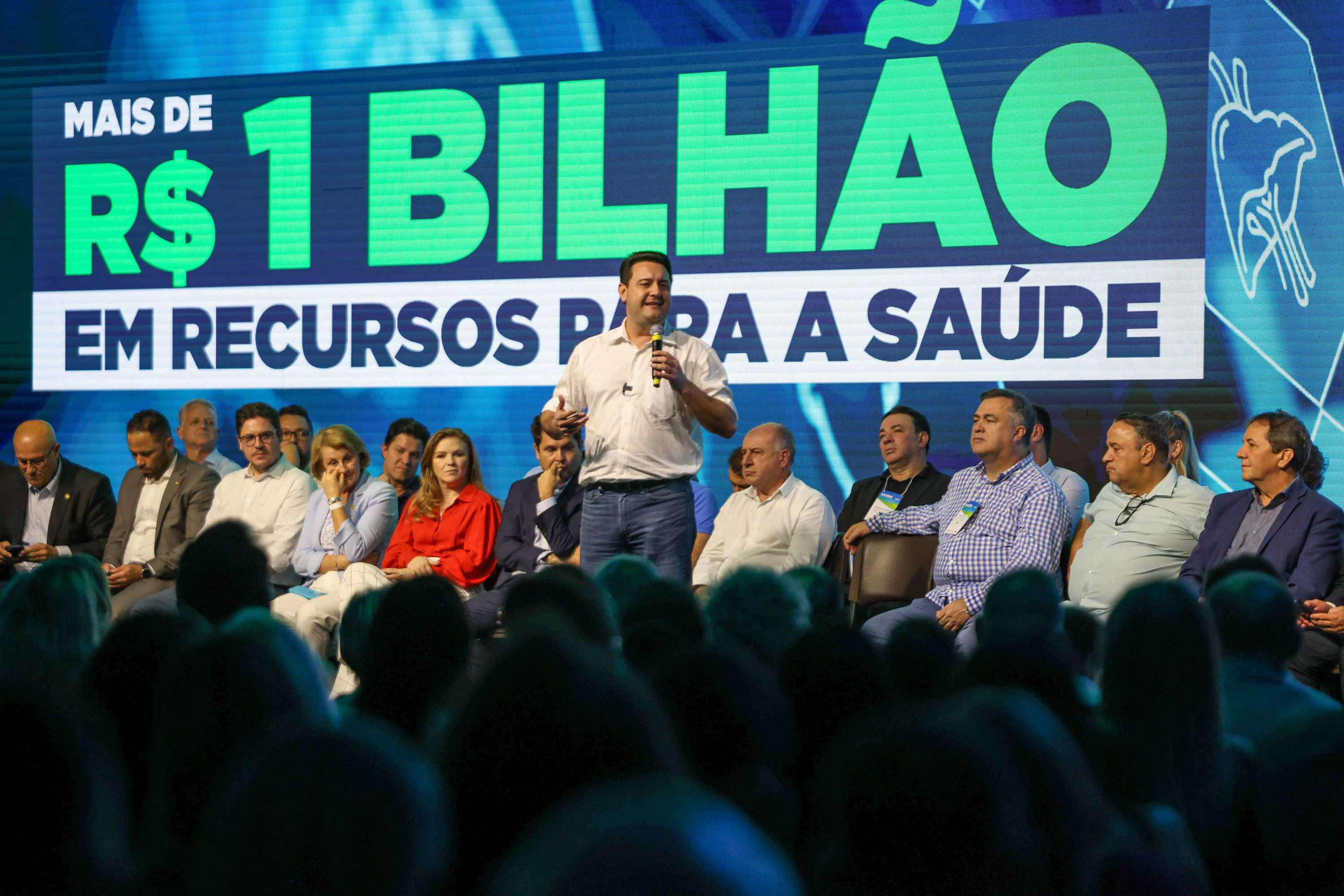 Governador anuncia R$ 1 bilh&atilde;o para fortalecer a sa&uacute;de no Paran&aacute;