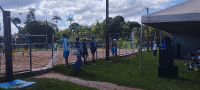 Primeiro torneio de v&ocirc;lei de areia