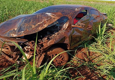 Acidente entre Bandeirantes e Andir&aacute; deixa um ferido leve