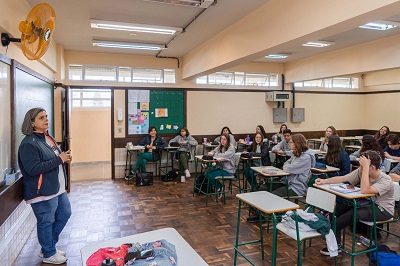 Governo do Estado prorroga contrato de 31.995 professores tempor&aacute;rios