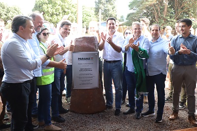 Governador lan&ccedil;a pedra fundamental da duplica&ccedil;&atilde;o da PR-317, em Toledo